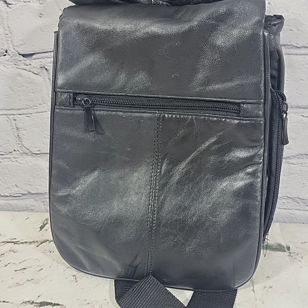 BUXTON Sling Shoulder Bag Soft Genuine‎ Leather Backpack Black Hobo Tote Pockets